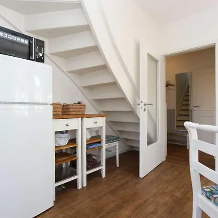 Min Ailoen Min Ailoen, 6 *